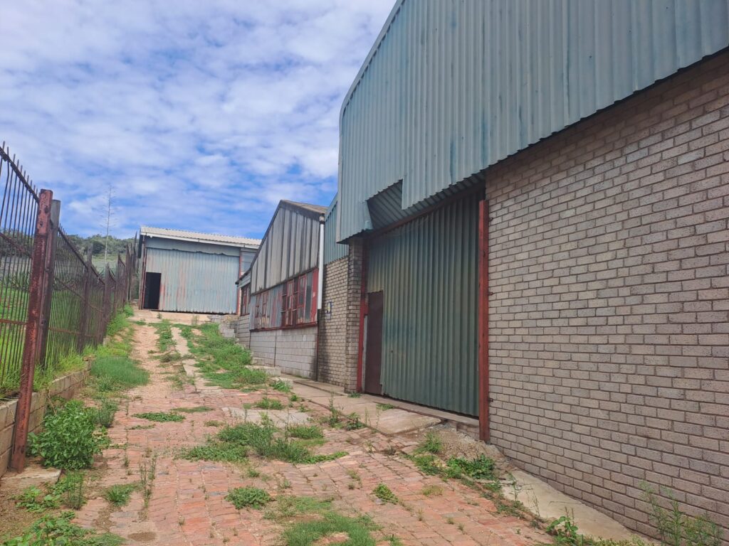 Liquidation Sale: Industrial building in Uitenhage Port Elizabeth with great potential