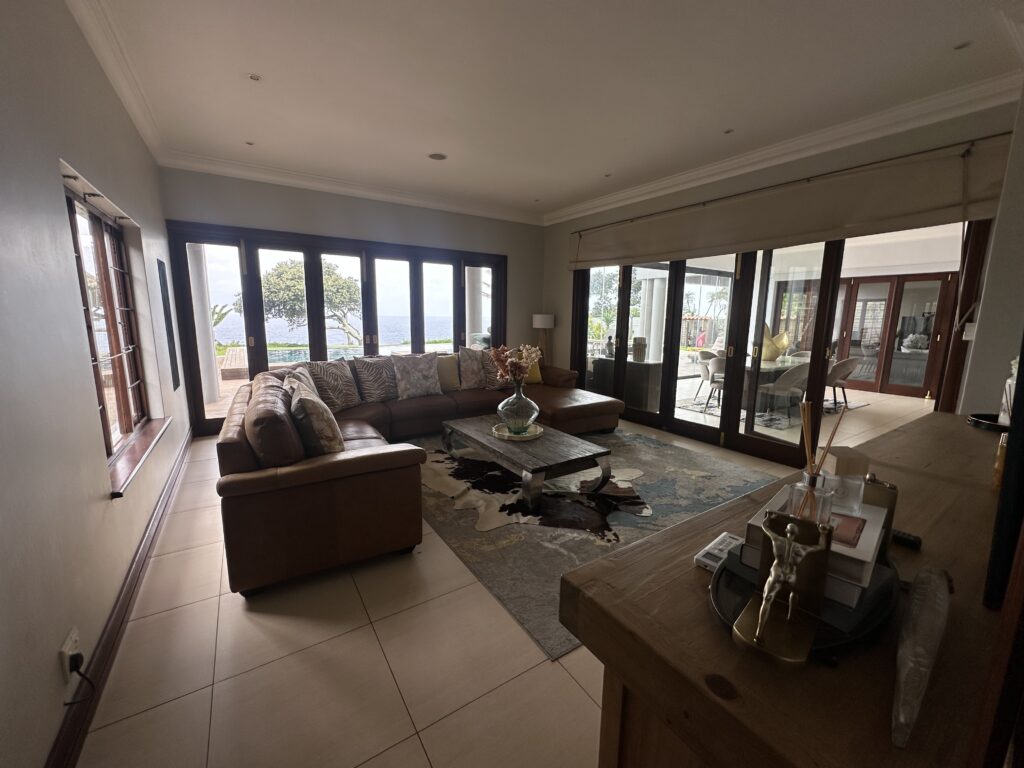 Court Order: 5 Bedroom 5 Bathroom mansion with pool and great sea views in Amanzimtoti KZN
